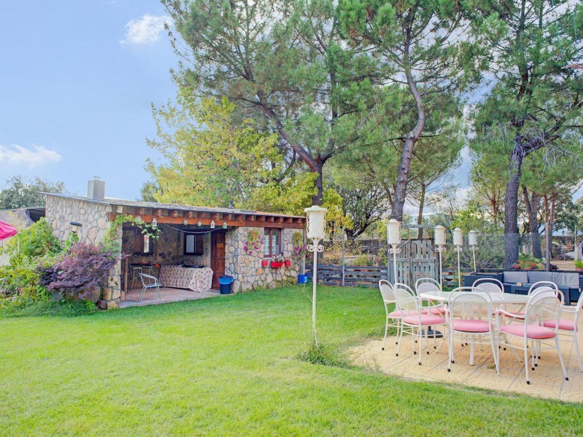 Rural apartment in Galapagar with bubble bath Ruang foto