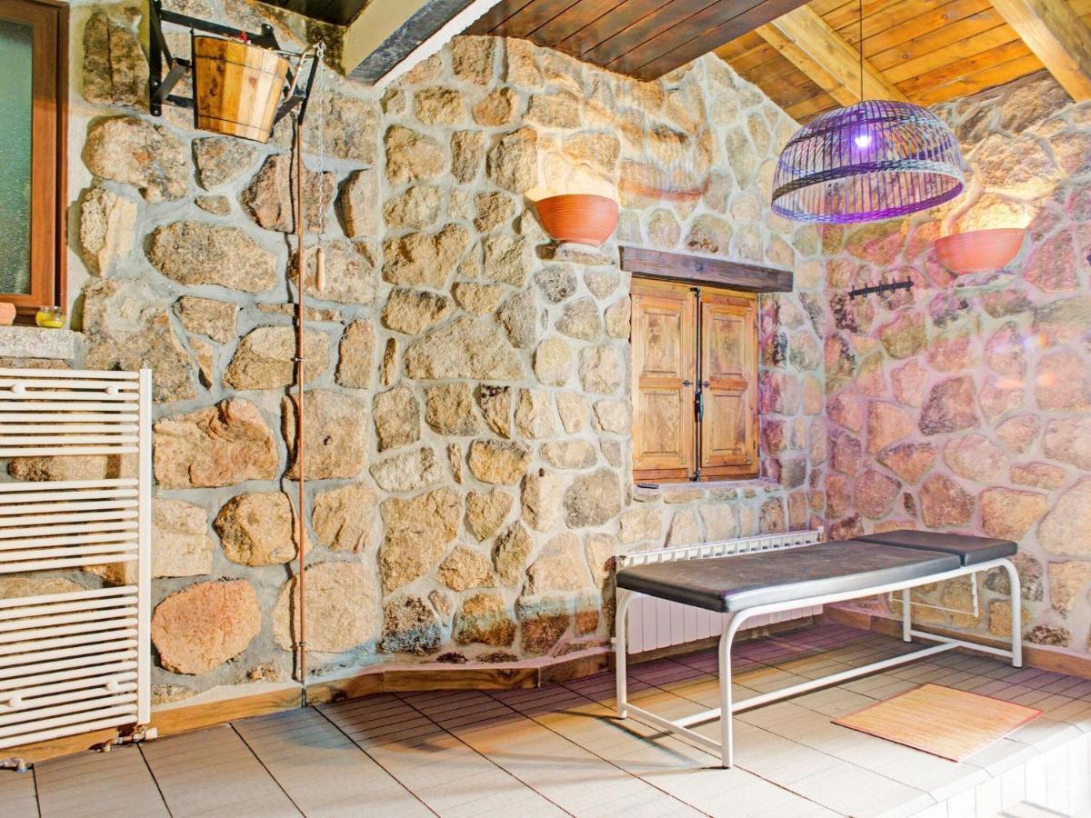 Rural apartment in Galapagar with bubble bath Ruang foto