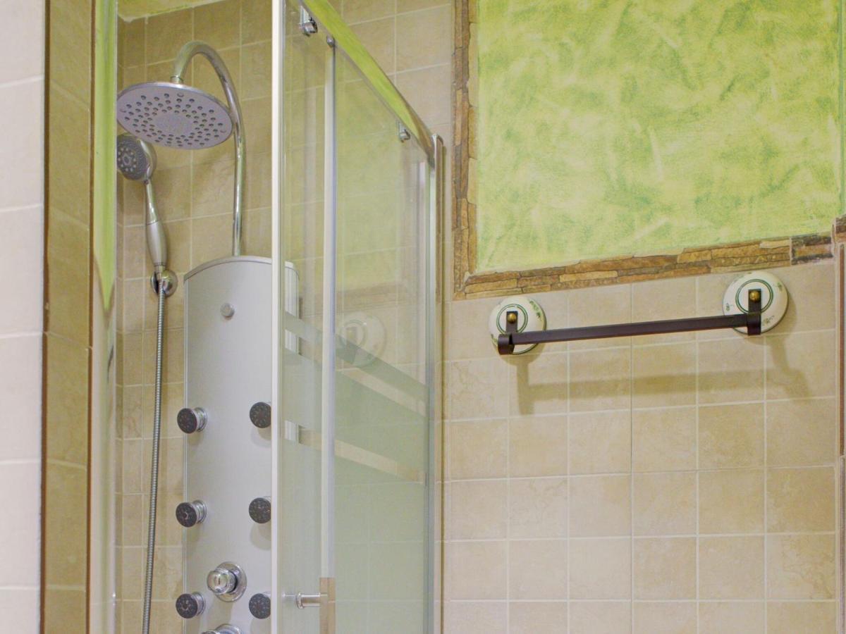 Rural apartment in Galapagar with bubble bath Ruang foto