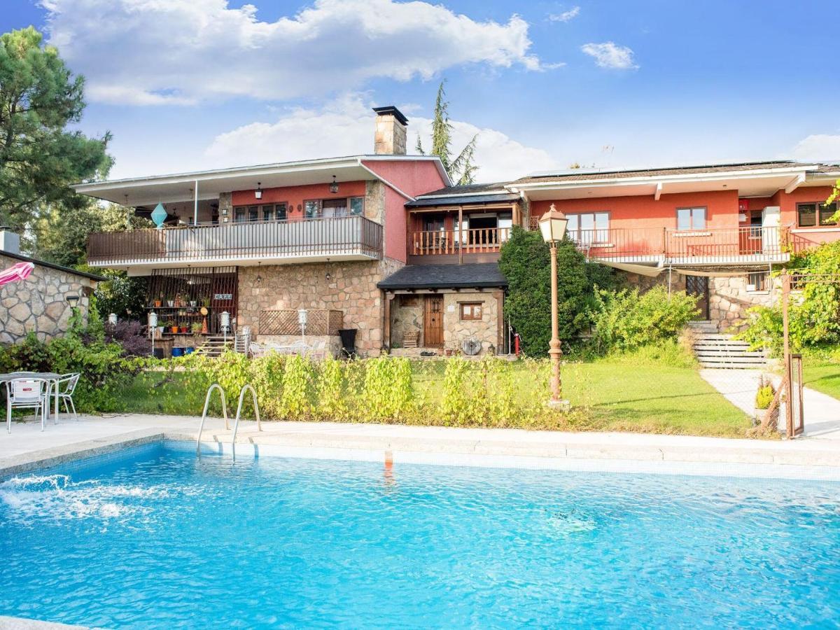 Rural apartment in Galapagar with bubble bath Ruang foto