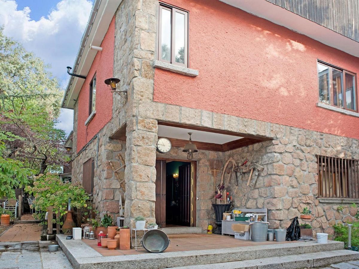 Rural apartment in Galapagar with bubble bath Ruang foto